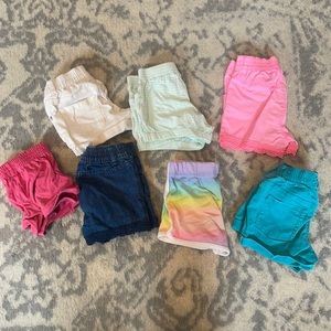 Lots of girls shorts 3T